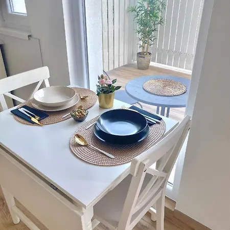 Romana - Free Private Parking *