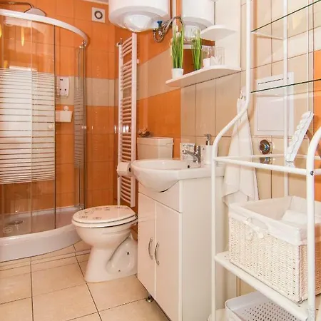 Romana - Free Private Parking