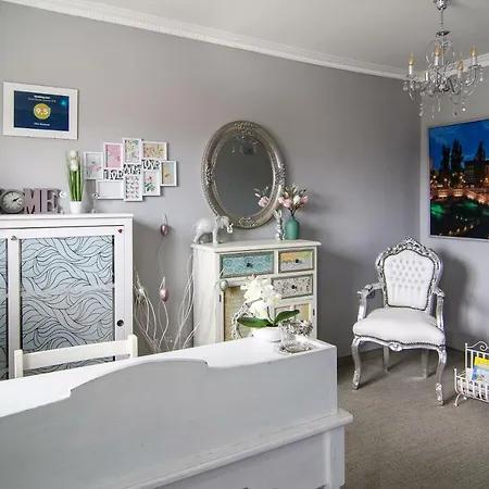 Romana - Free Private Parking *