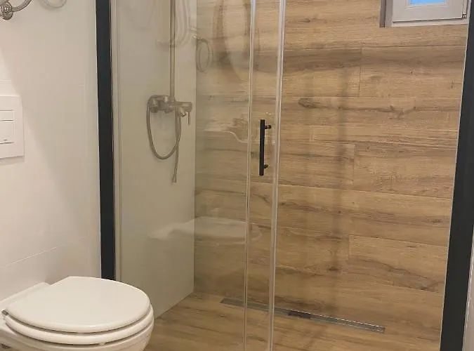 Romana - Free Private Parking