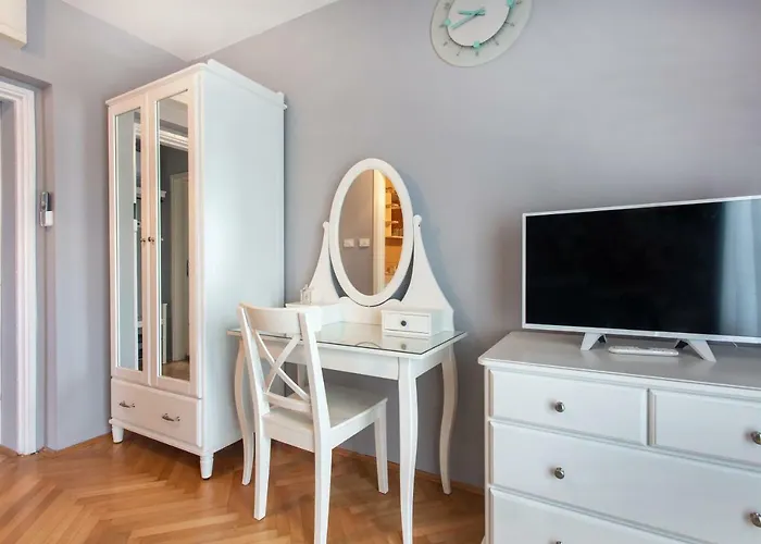 Romana - Free Private Parking Appartement