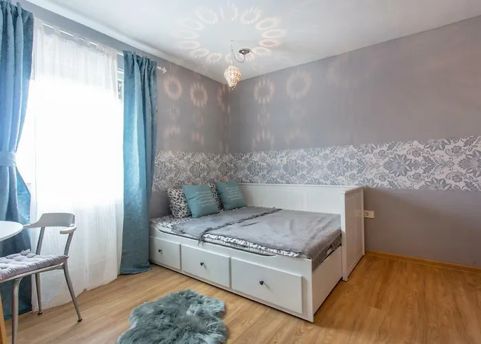 Apartament Romana - Free Private Parking *