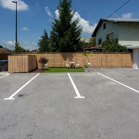 アパート Romana - Free Private Parking